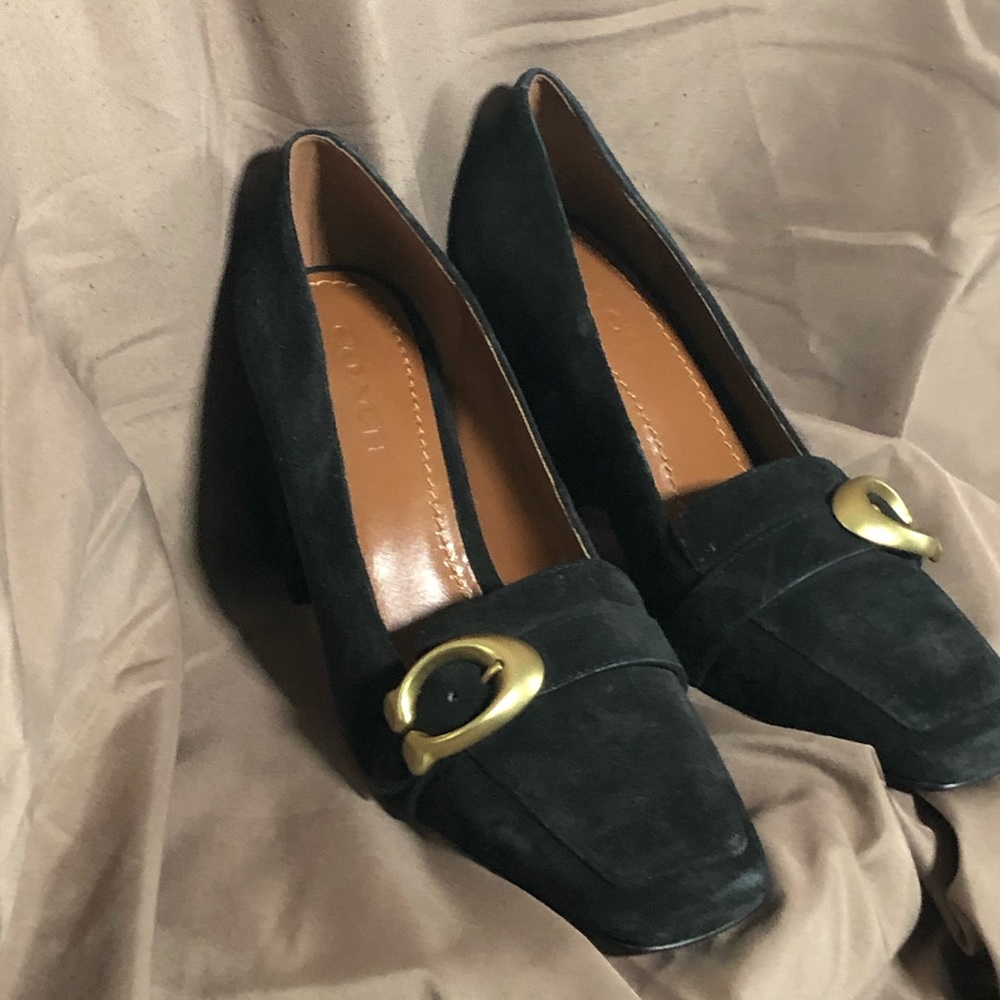 Black Pumps - image 1